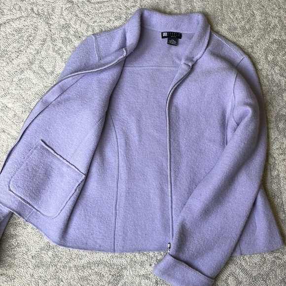 Woman’s Wool Mauve Sweater Size Medium Petite - Picture 4 of 5